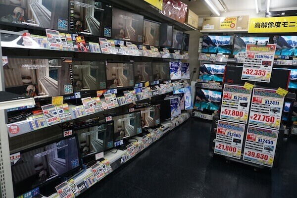 computer shop in japan